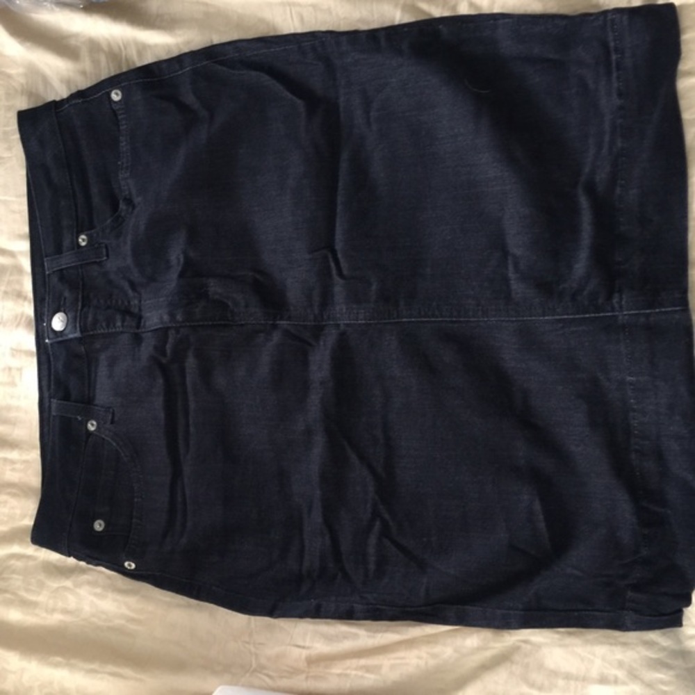 BEBE denim skirt in size 30